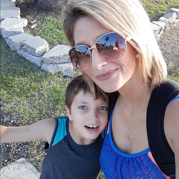 Meet your Posher, Haley - Picture 3 of 16